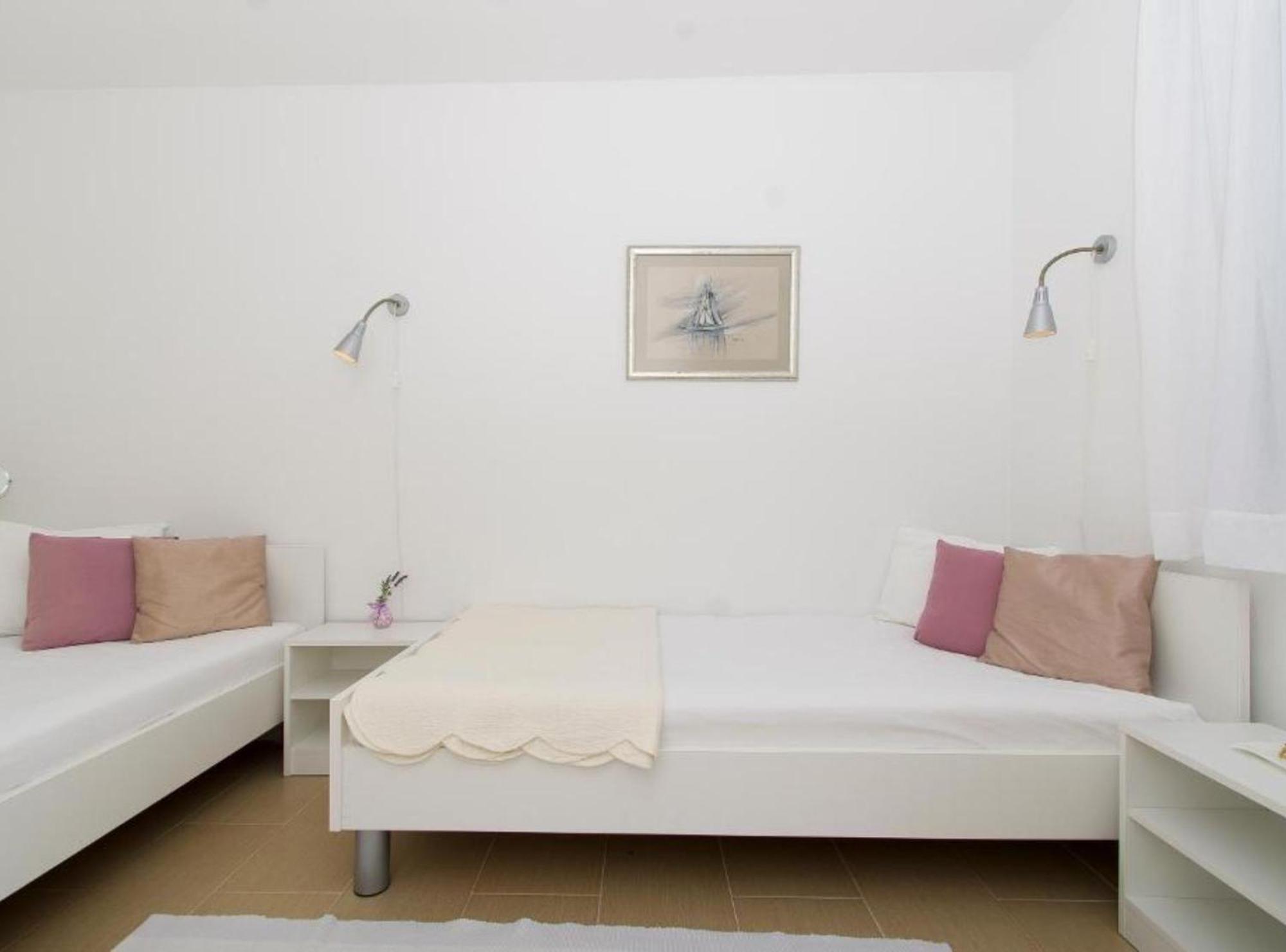 Apartments Villa Olea Lumbarda Exterior photo