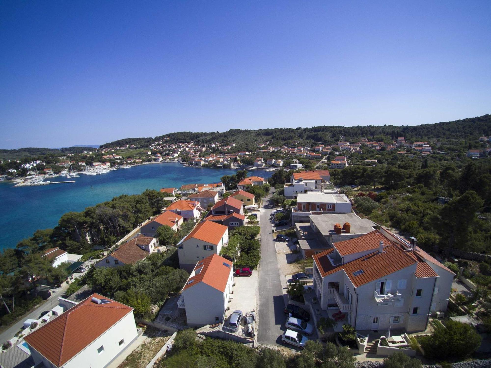 Apartments Villa Olea Lumbarda Exterior photo